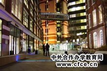 夜间的校园 夜间的校园